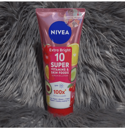 NEVEA EXTRA BRIGHT VITAMINS SKIN FOODS SERUM 320 ml